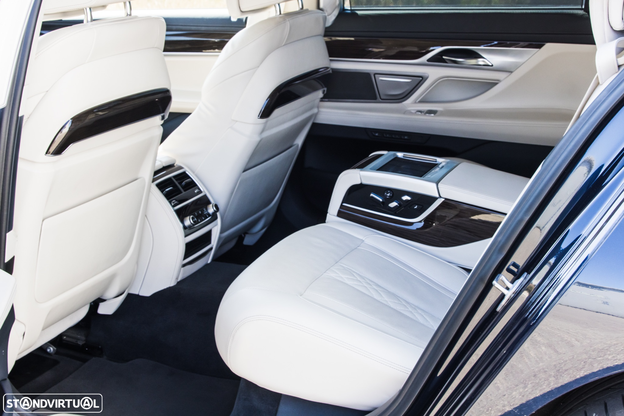 BMW 740 Le xDrive iPerformance - 11