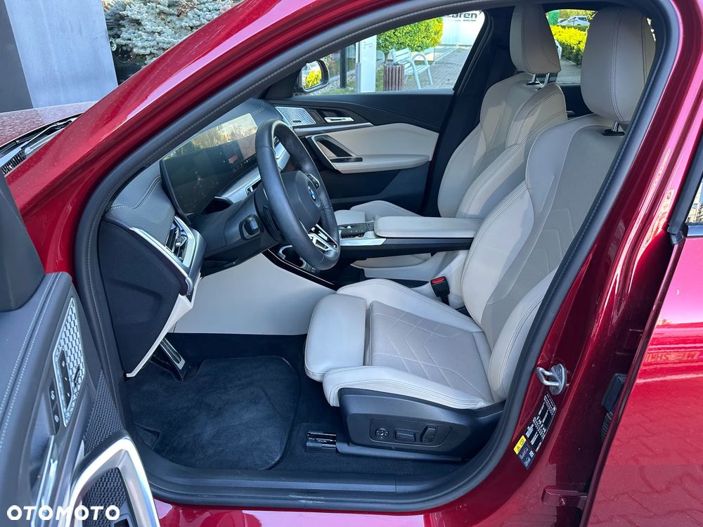 BMW iX2 eDrive20 66.5kWh M Sport - 7