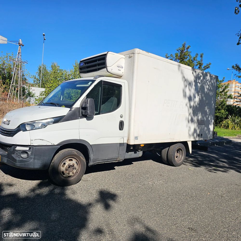 Iveco 35 C 14 Frio Garagem - 2