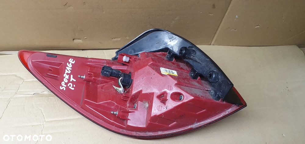 Lampa prawy tył tylna prawa w błotnik Kia Sportage III 3 - 7