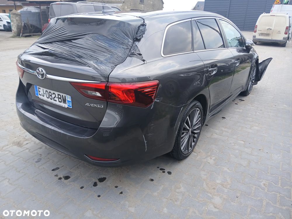 Toyota Avensis Touring Sports 2.0 D-4D Business Edition - 2