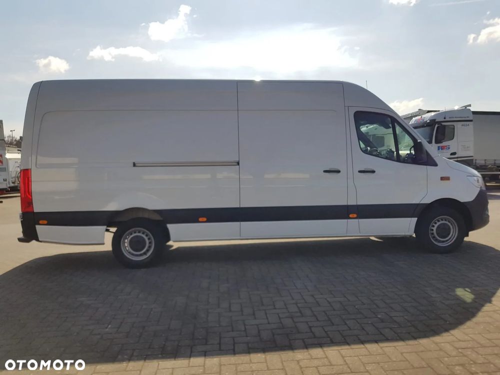 Mercedes-Benz Sprinter - 10