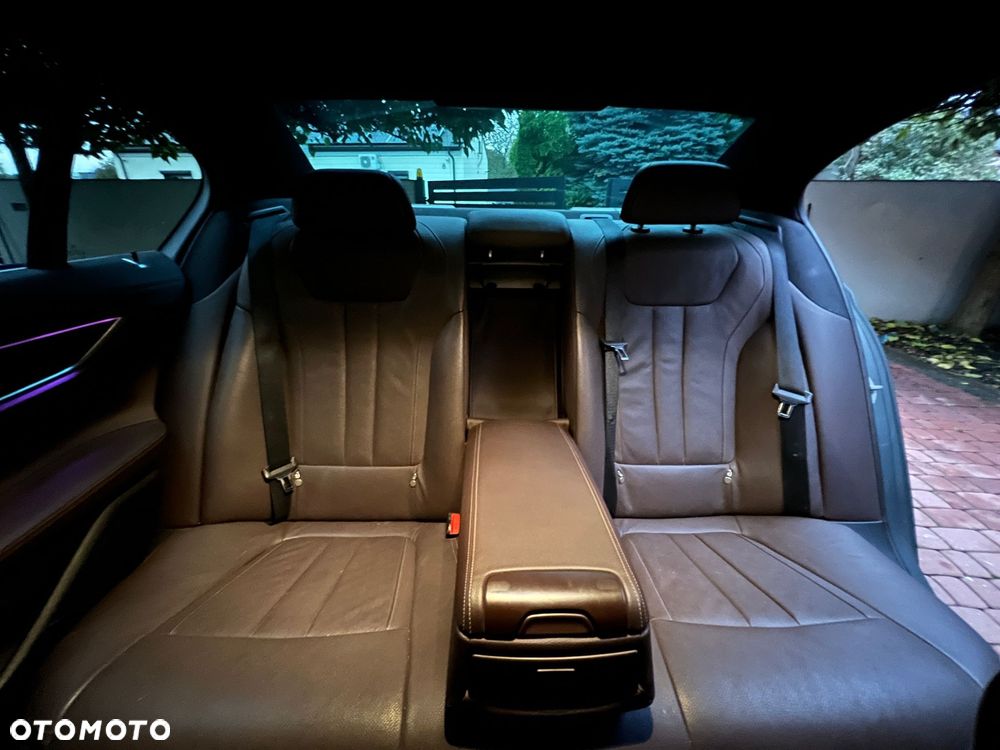 BMW Seria 7 730d xDrive - 13