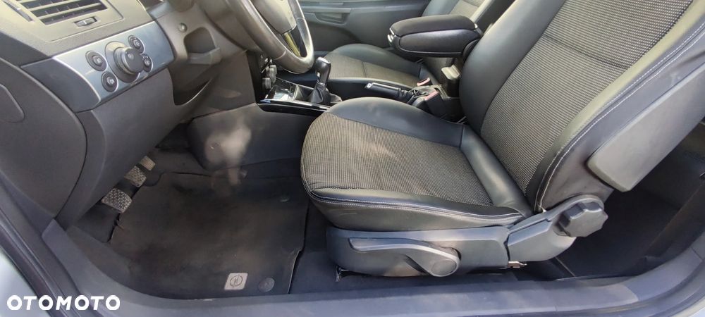 Opel Astra 1.8 Cosmo - 16