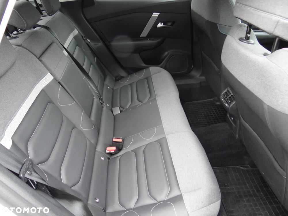 Citroën C4 1.2 PureTech Max S&S EAT8 - 13