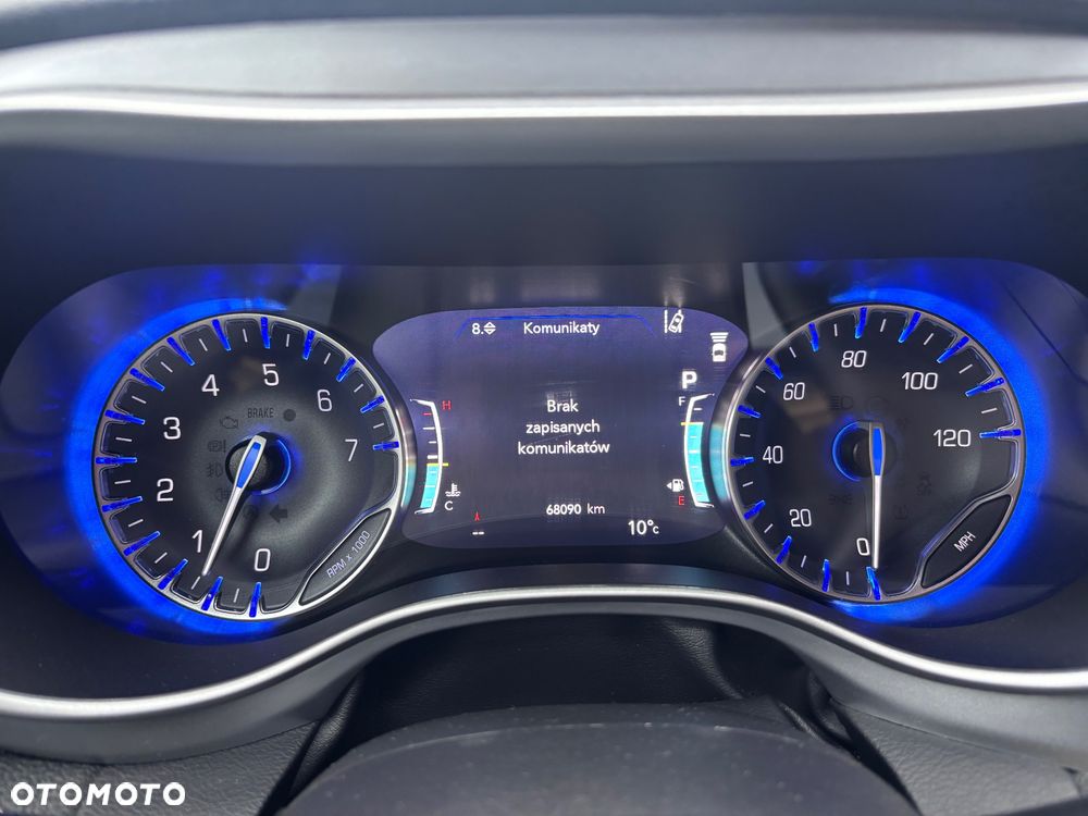 Chrysler Pacifica - 34