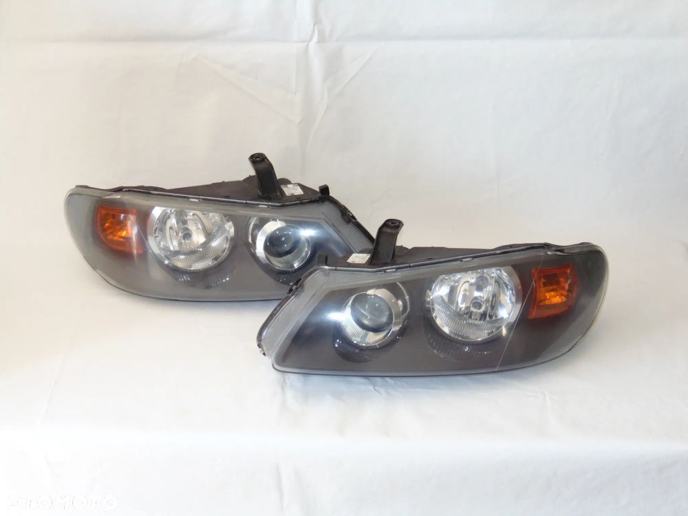 ORYGINAŁ lampa przednia przód lewa prawa Nissan Almera N16 lift FL 02-06r - 1