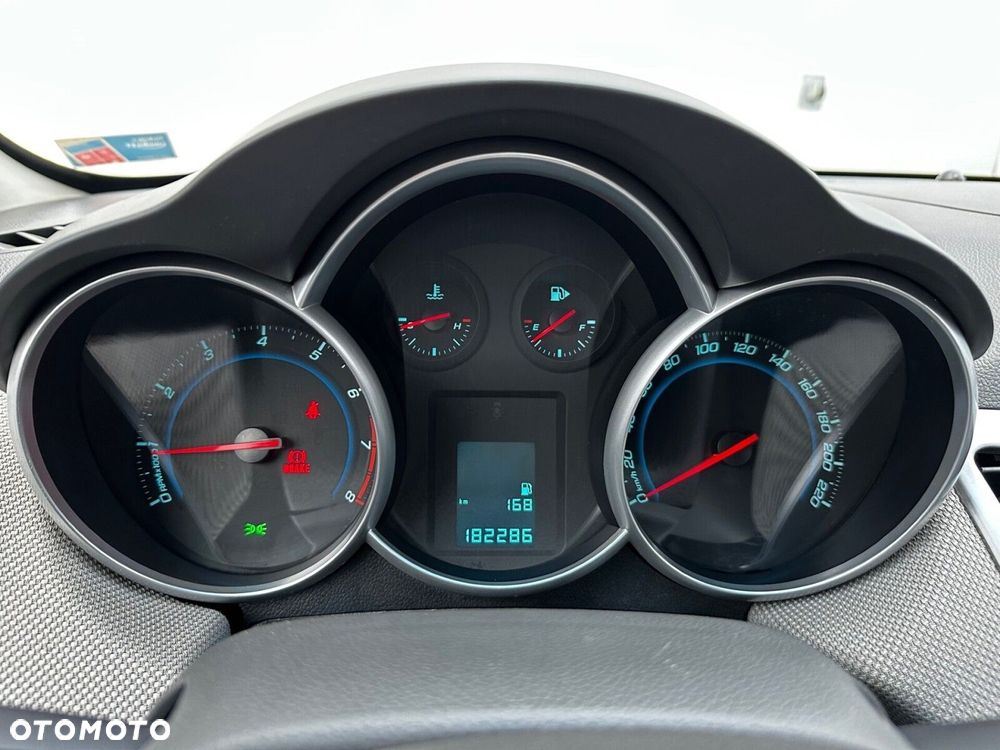 Chevrolet Cruze 1.6 LS - 9