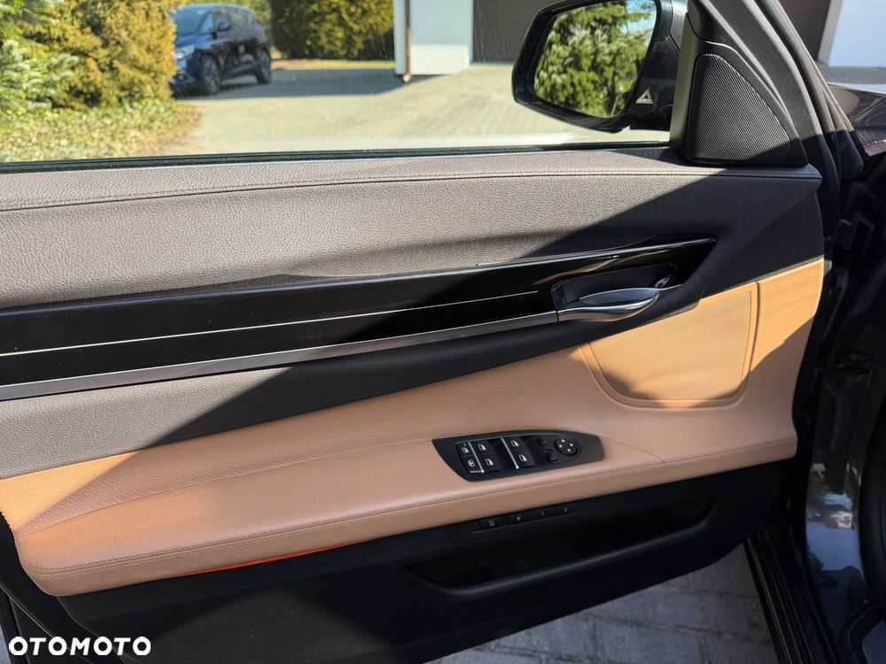 BMW Seria 7 750d xDrive - 17