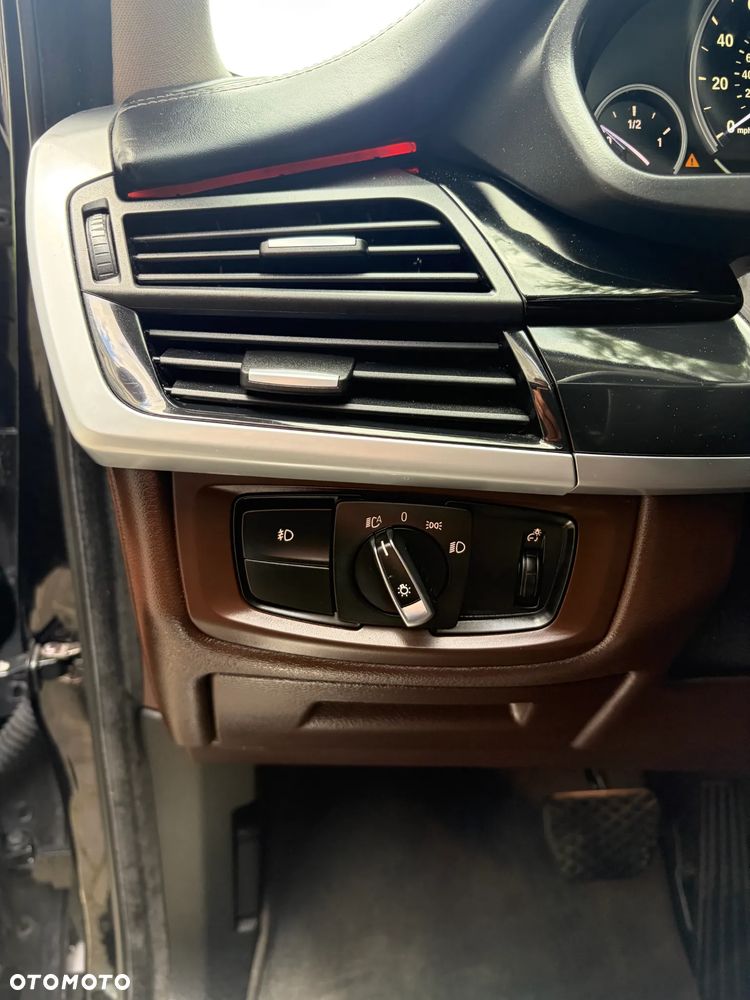 BMW X5 xDrive50i Sport-Aut - 33