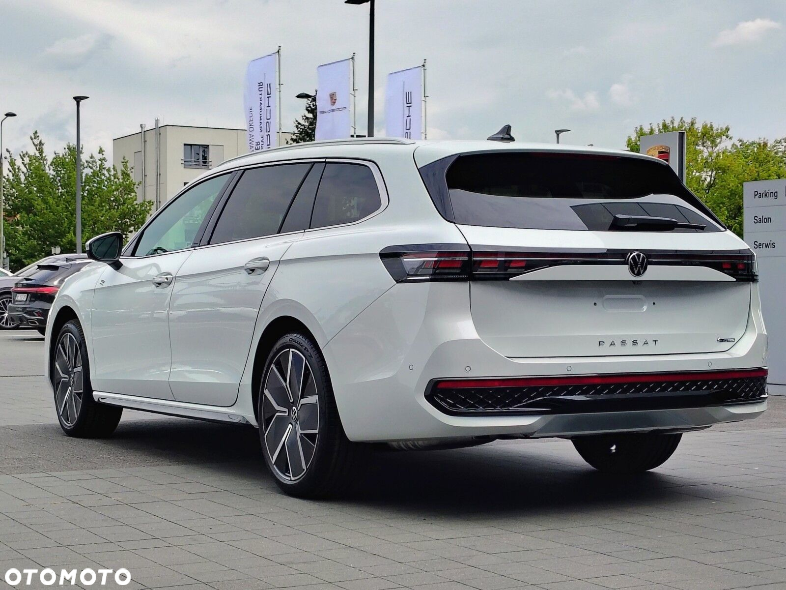 Volkswagen Passat - 4
