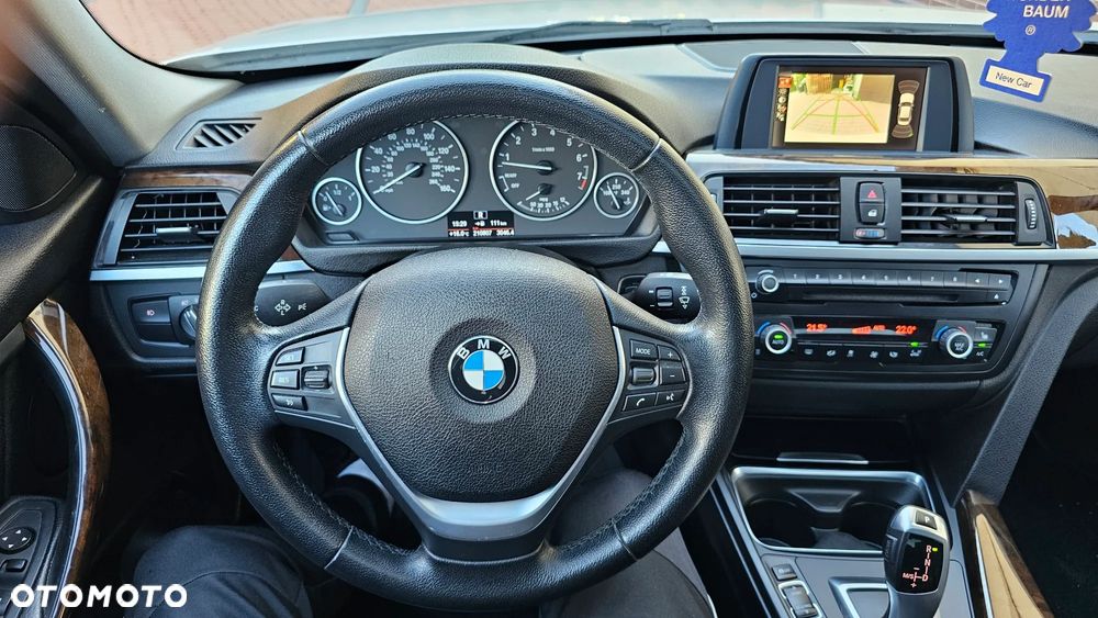 BMW Seria 3 328i xDrive Sport-Aut Sport Line - 37