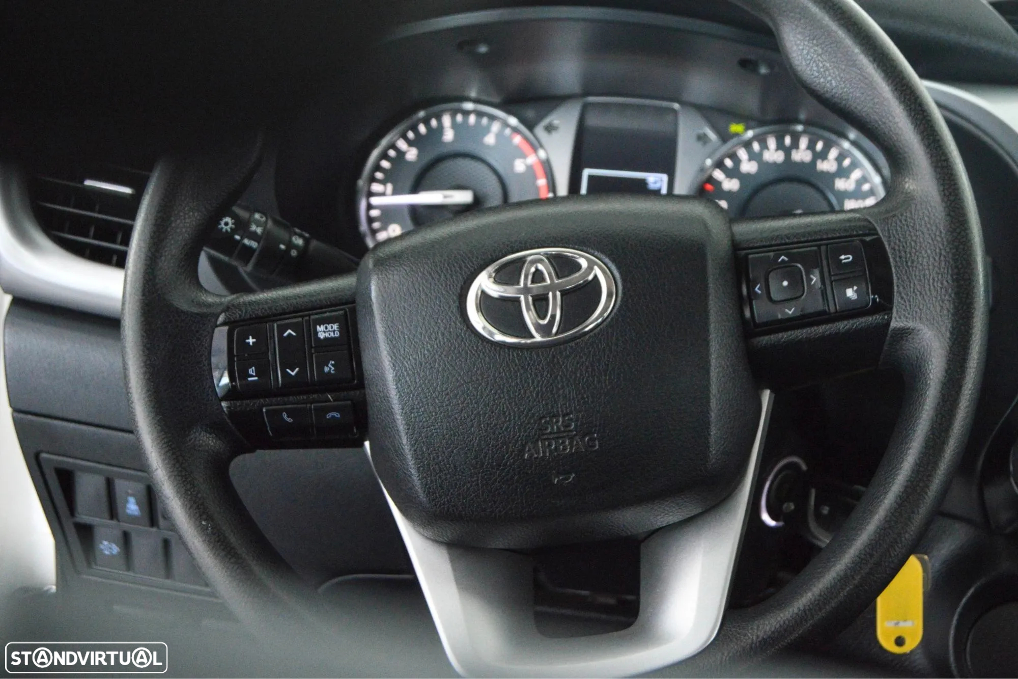 Toyota Hilux 2.4 D-4D 2WD CD CM - 36