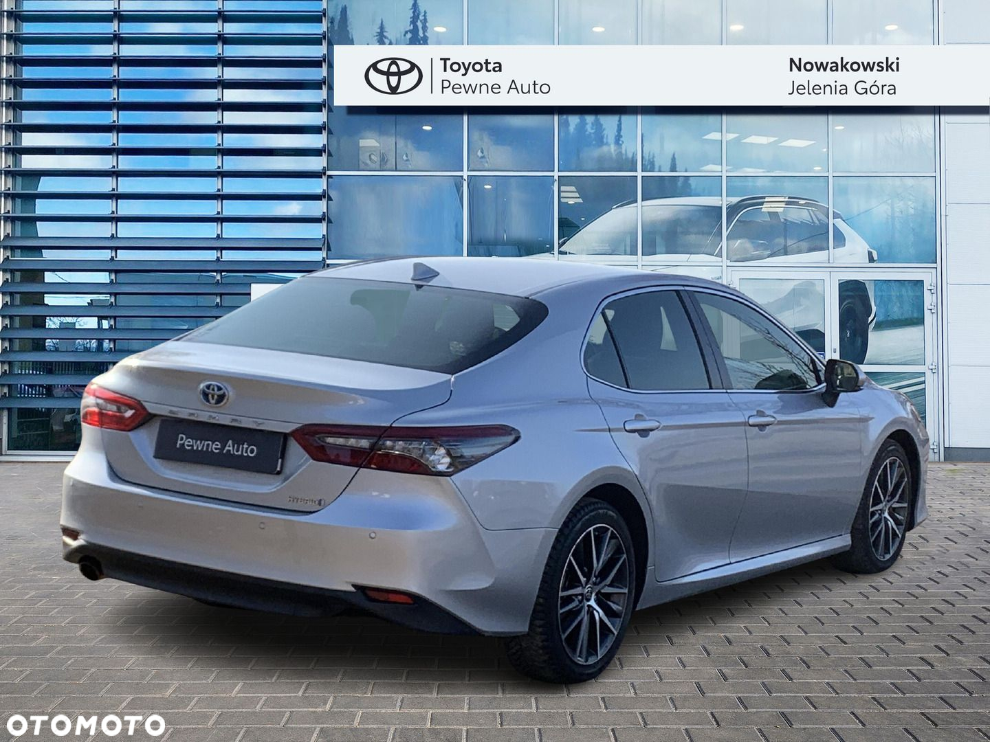 Toyota Camry - 5