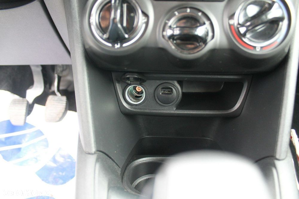 Peugeot 208 - 18