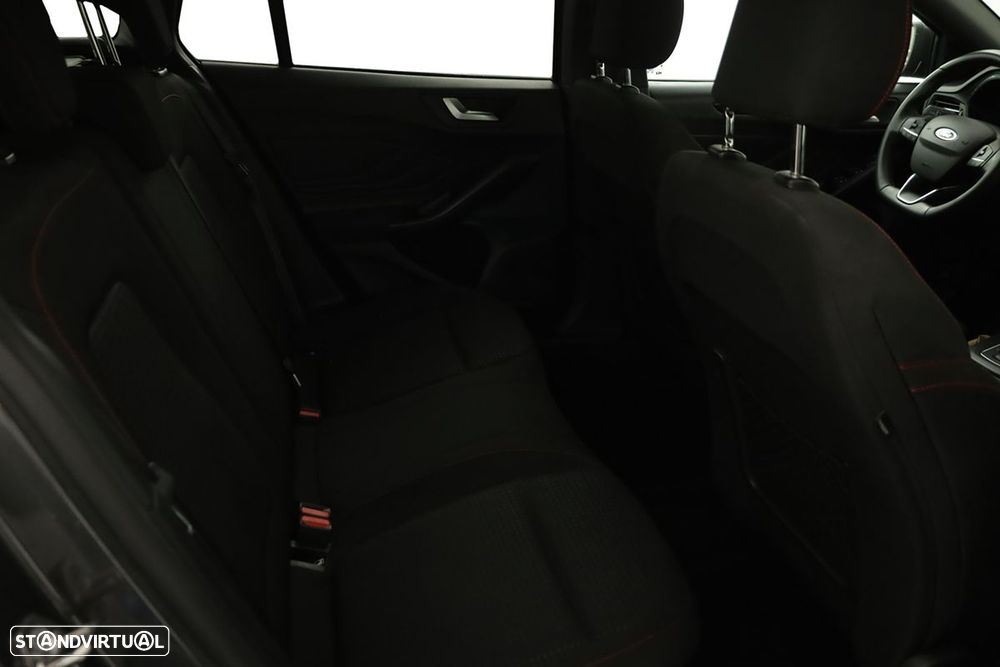 Ford Focus SW - 22