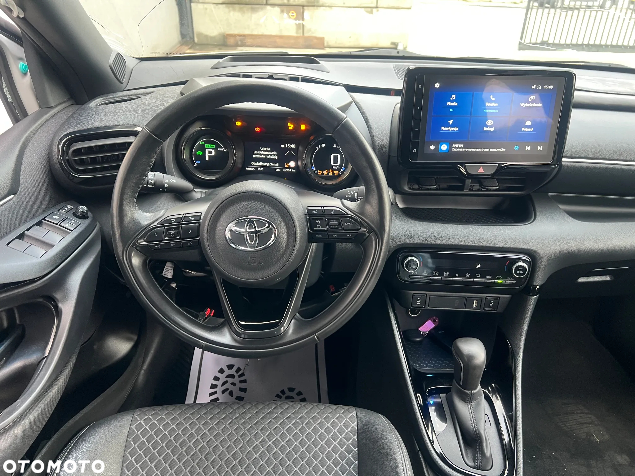 Toyota Yaris Hybrid 1.5 Style - 10