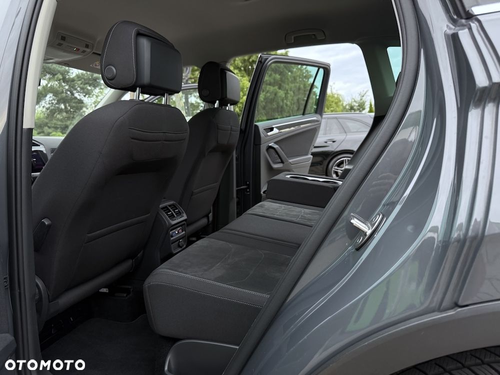 Volkswagen Tiguan - 36
