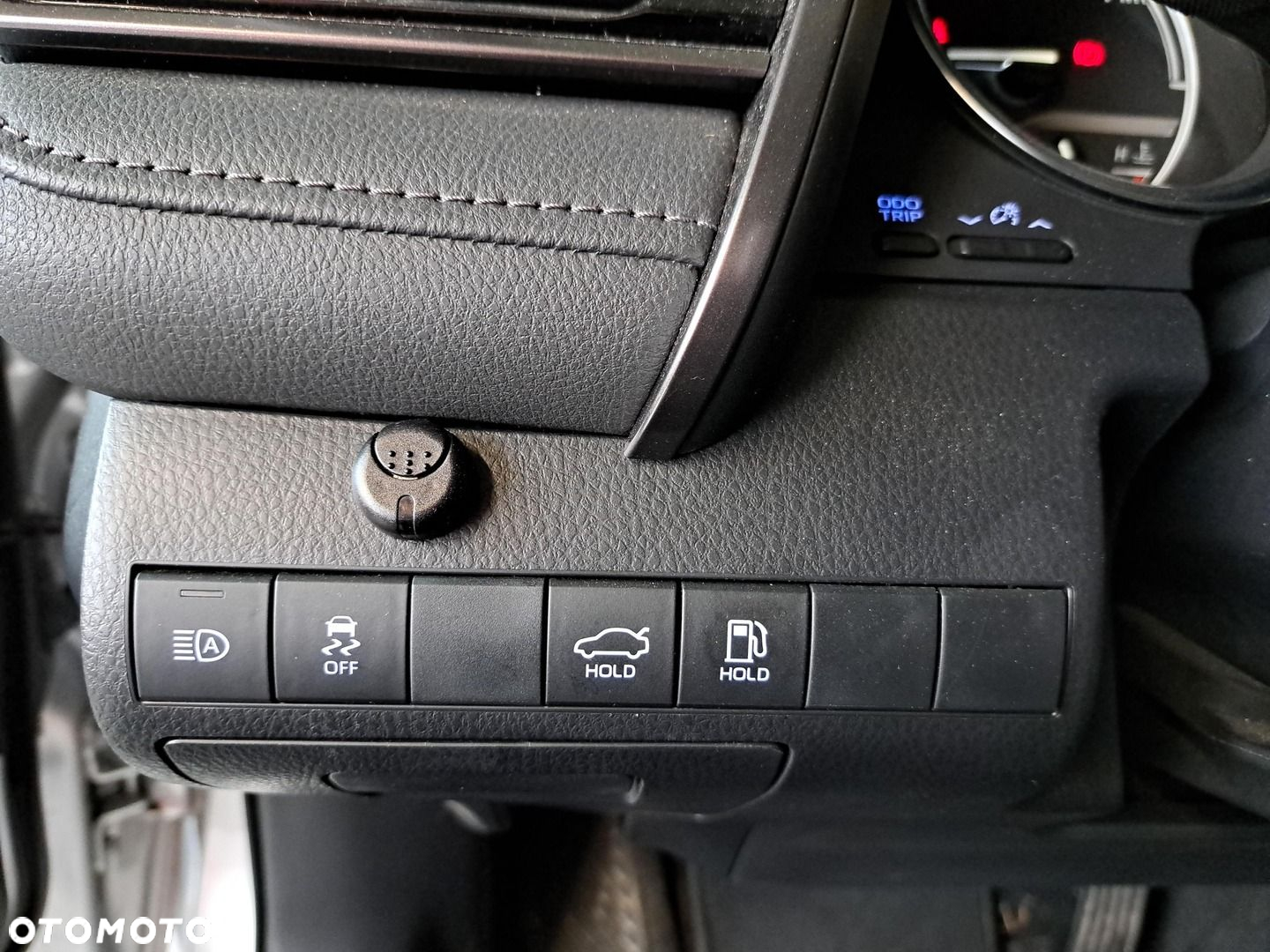 Toyota Camry 2.5 Hybrid Comfort CVT - 35