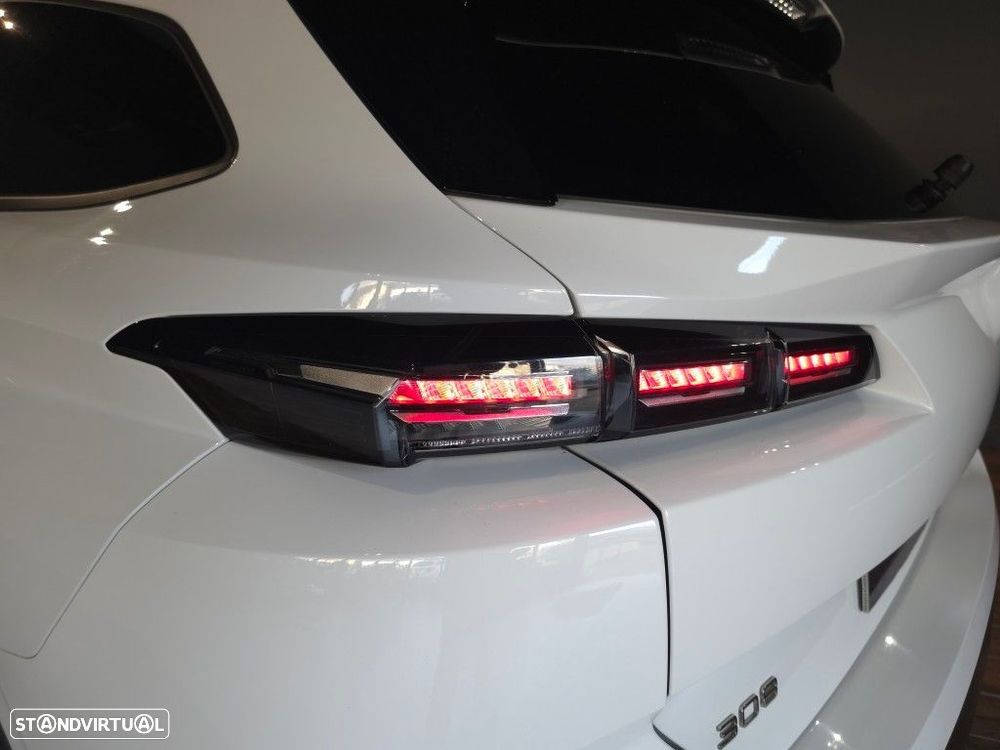 Peugeot 308 SW BlueHDi 130 EAT8 Allure - 16