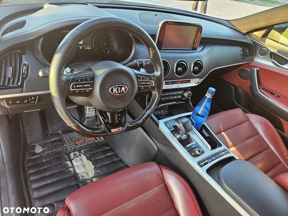 Kia Stinger - 18