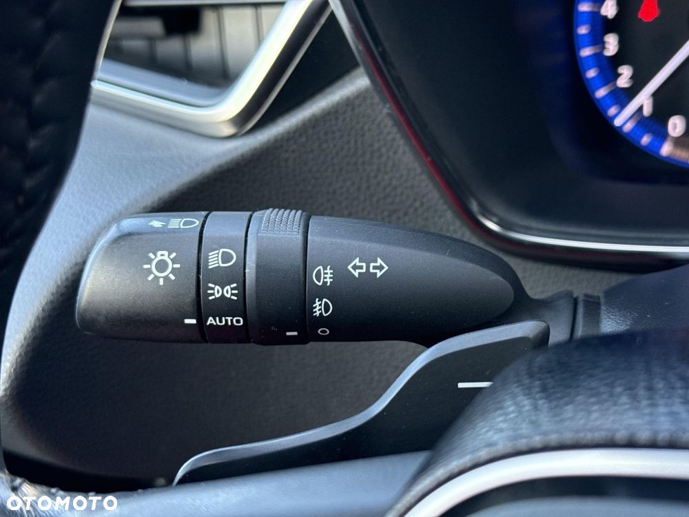 Toyota Corolla 2.0 Hybrid Comfort - 18