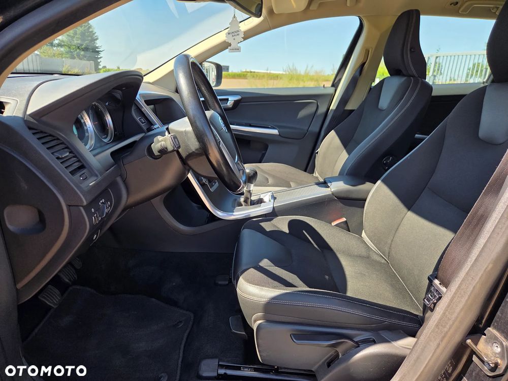 Volvo XC 60 DRIVe Kinetic - 11
