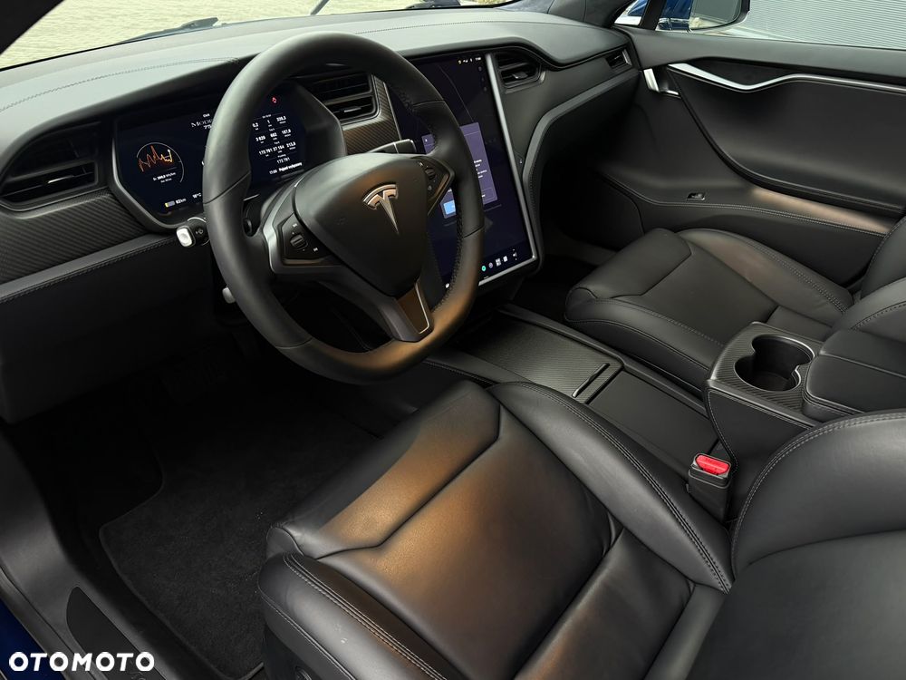 Tesla Model S - 11