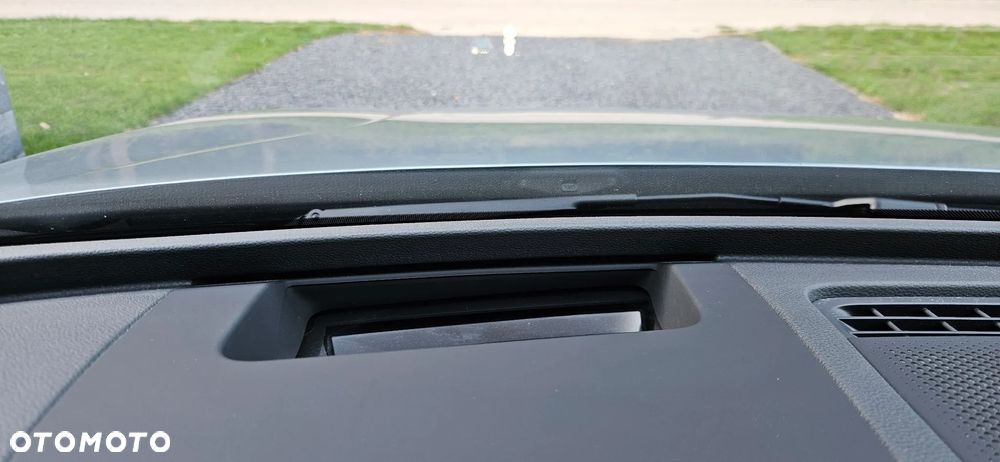 Volkswagen Passat - 32