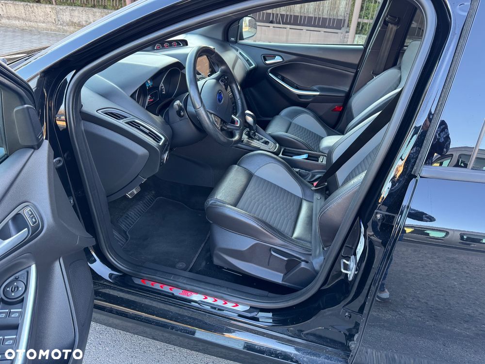 Ford Focus 2.0 TDCi ST PowerShift - 26