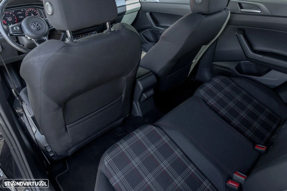 VW Polo 2.0 TSI DSG GTI - 33