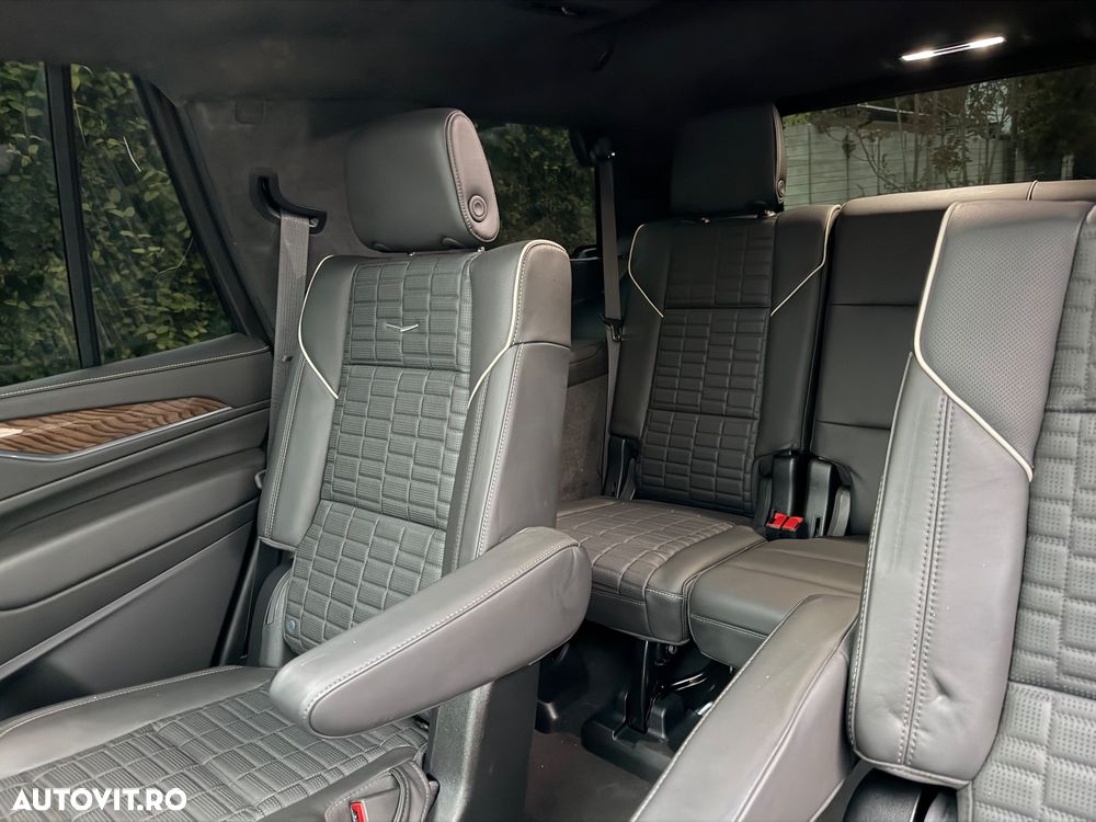 Cadillac Escalade - 21