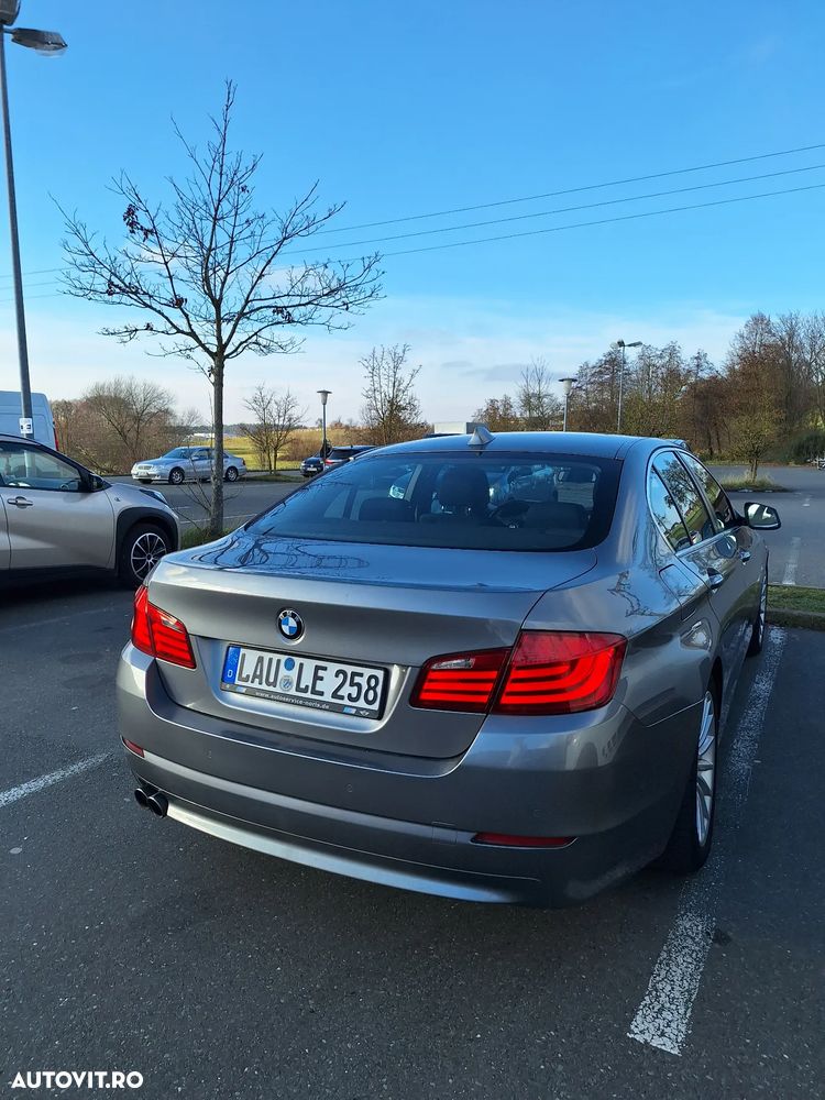 BMW Seria 5 520d Aut. - 31