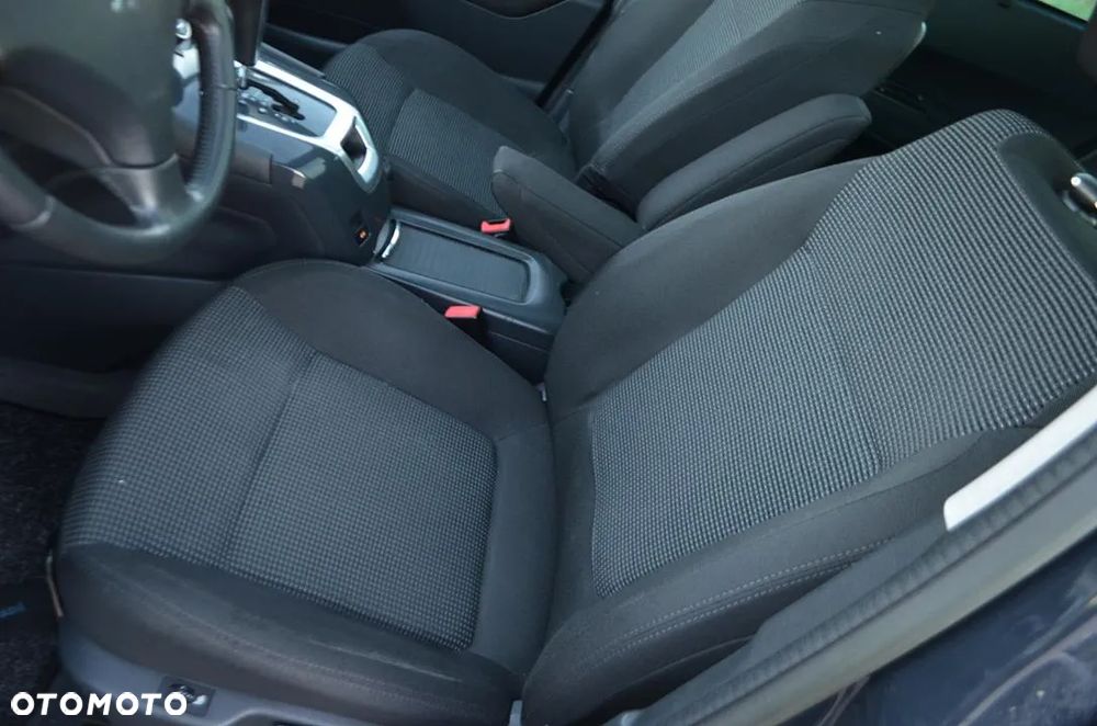 Peugeot 5008 HDI 160 Automatik Business-Line - 23