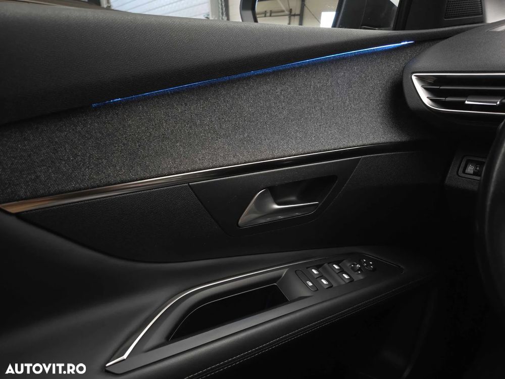 Peugeot 3008 1.2 PureTech Turbo S&S EAT6 Allure - 30