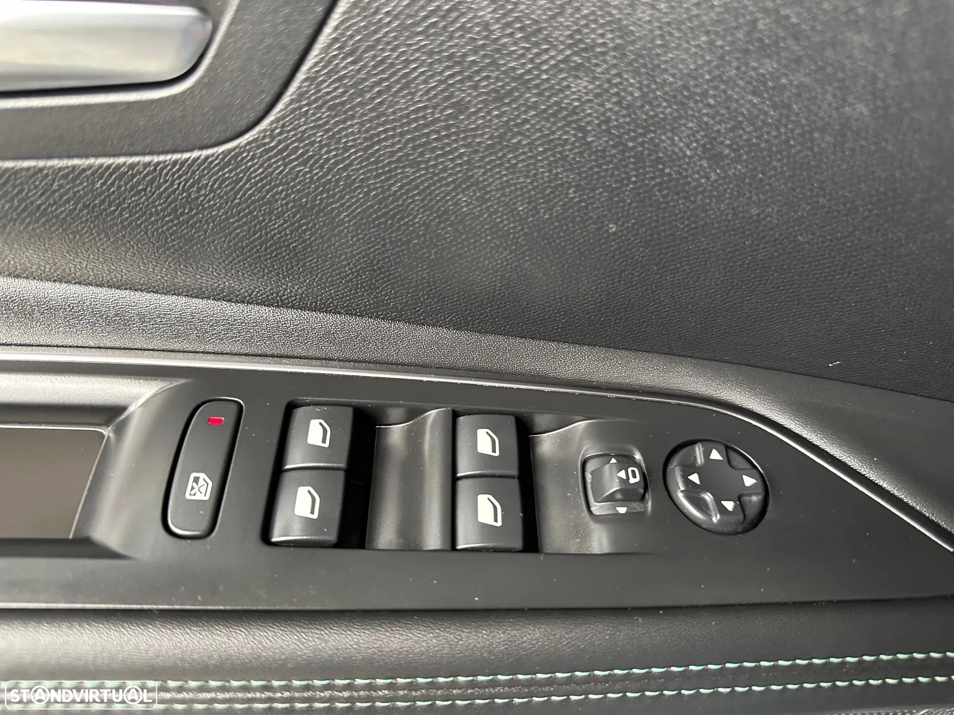 Peugeot 3008 1.6 Hybrid Allure e-EAT8 - 18