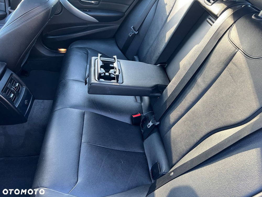 BMW Seria 3 - 17