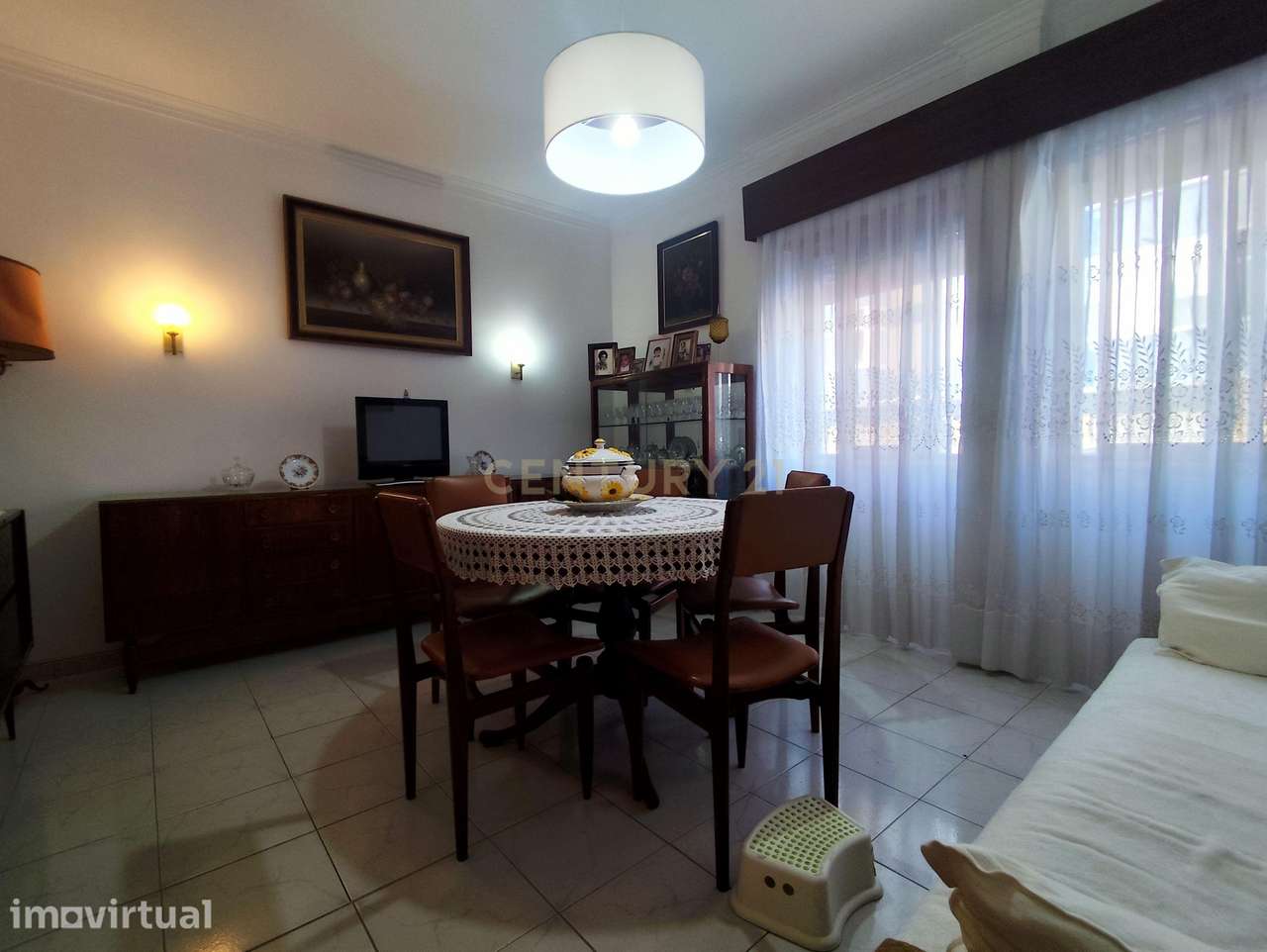 Apartamento T1 em Oeiras com Excelente Localização e Luz Natural - Grande imagem: 2/20