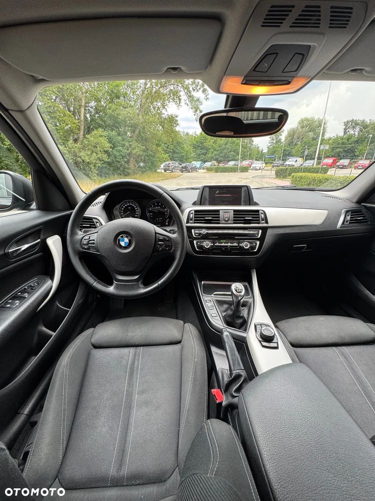 BMW Seria 1 116i - 26
