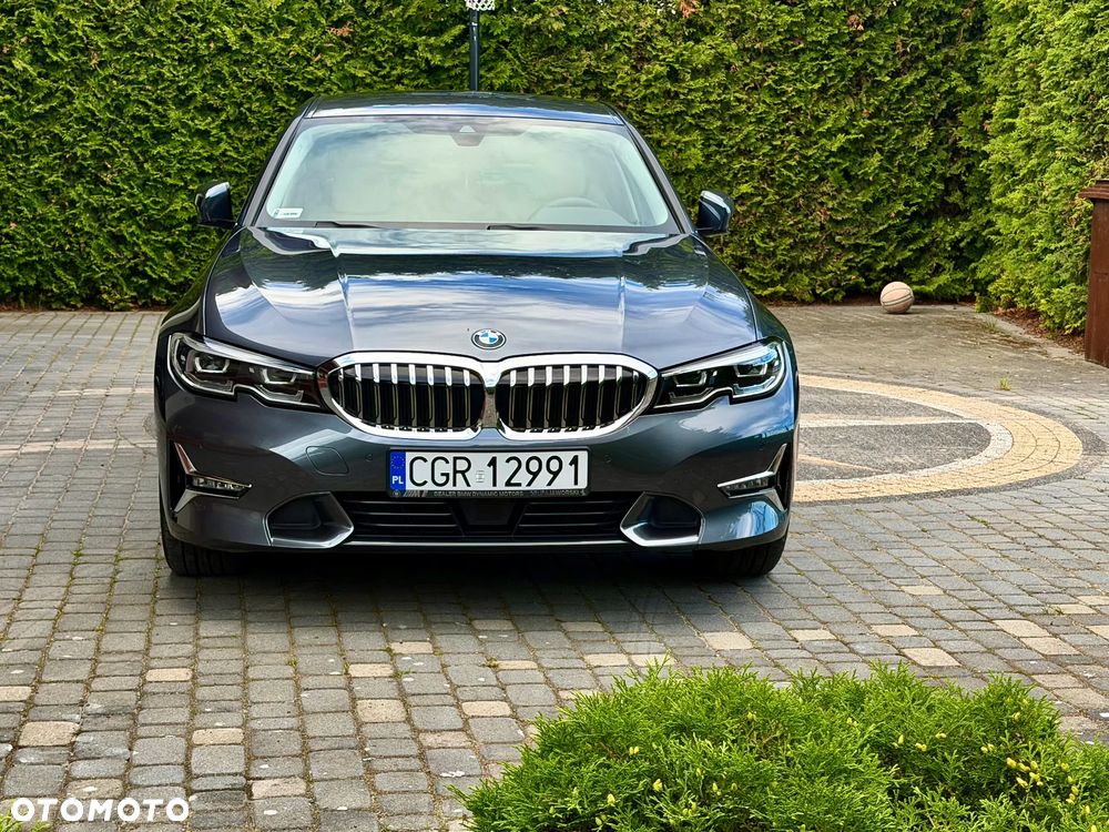 BMW Seria 3 330e Luxury Line sport - 13