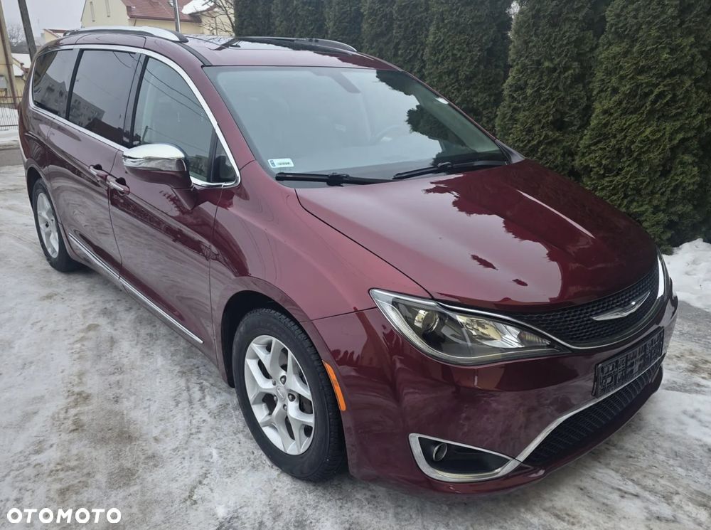 Chrysler Pacifica - 3
