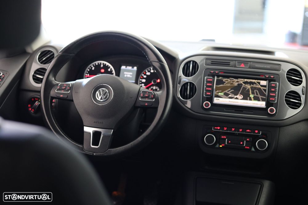 VW Tiguan 2.0 TDi Sport BlueMotion - 40