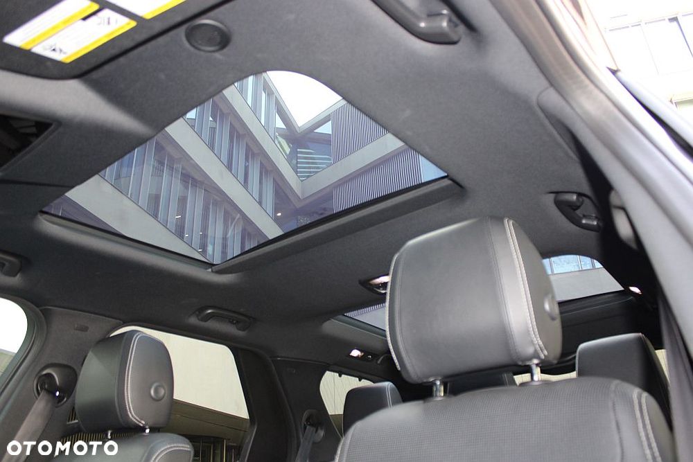 Land Rover Discovery 2.0 P300 R-Dynamic S - 32