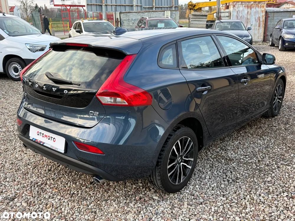 Volvo V40 D2 Drive-E Momentum - 9