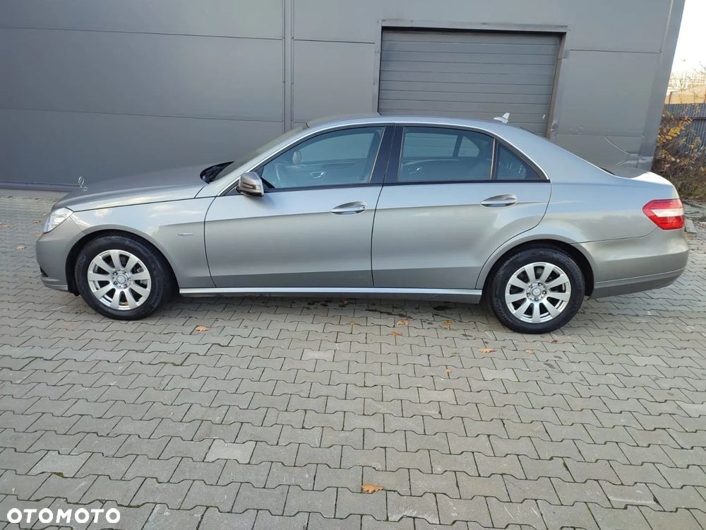 Mercedes-Benz Klasa E ver-200-cdi-classic - 11