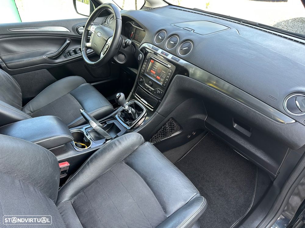 Ford S-Max 2.0 TDCi Titanium 7L - 25
