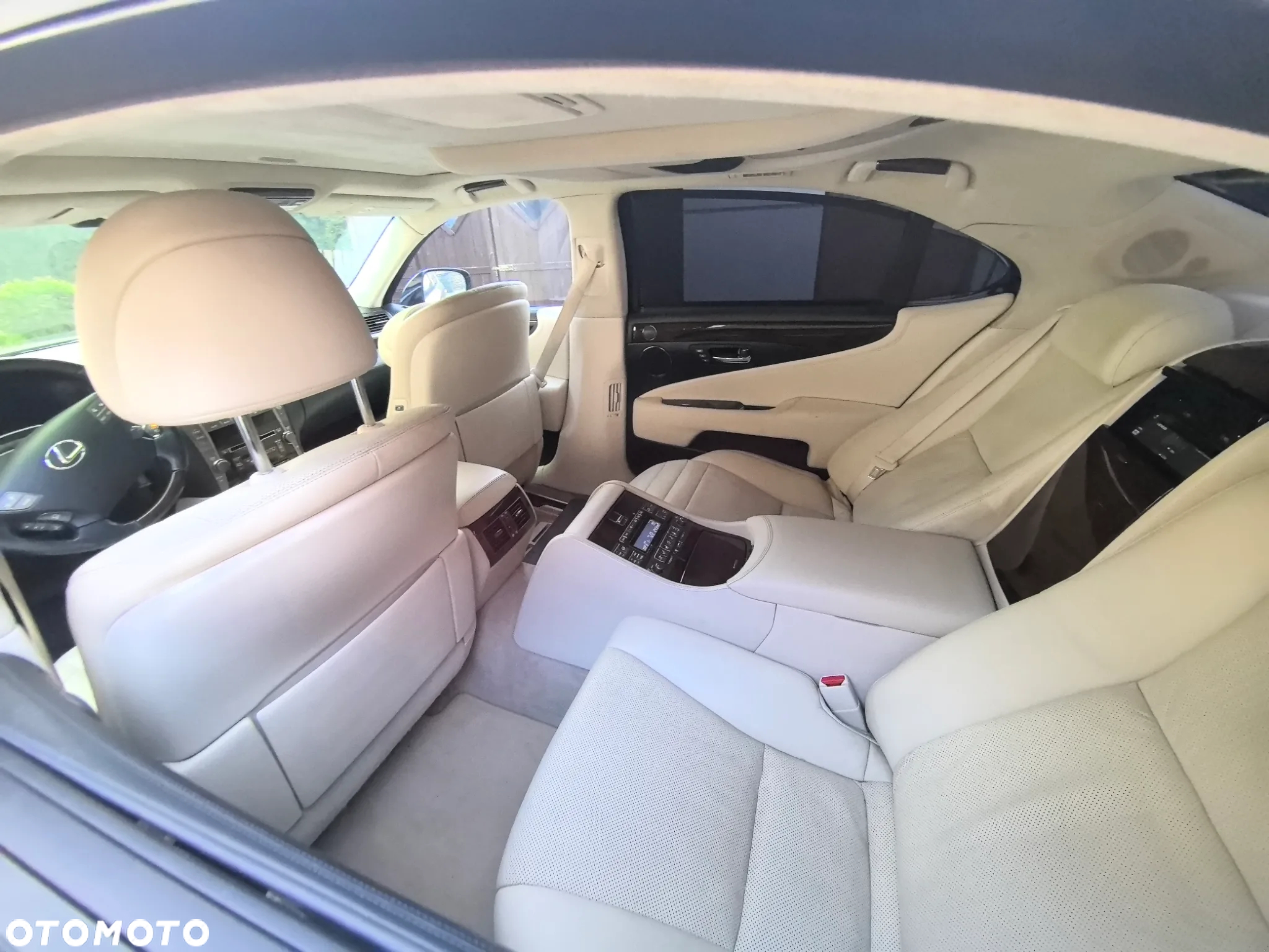 Lexus LS - 2
