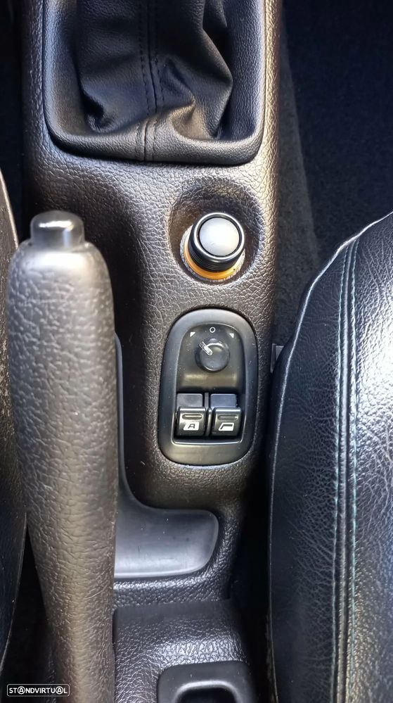 Peugeot 206 2.0 HDi XT — fotografia 7