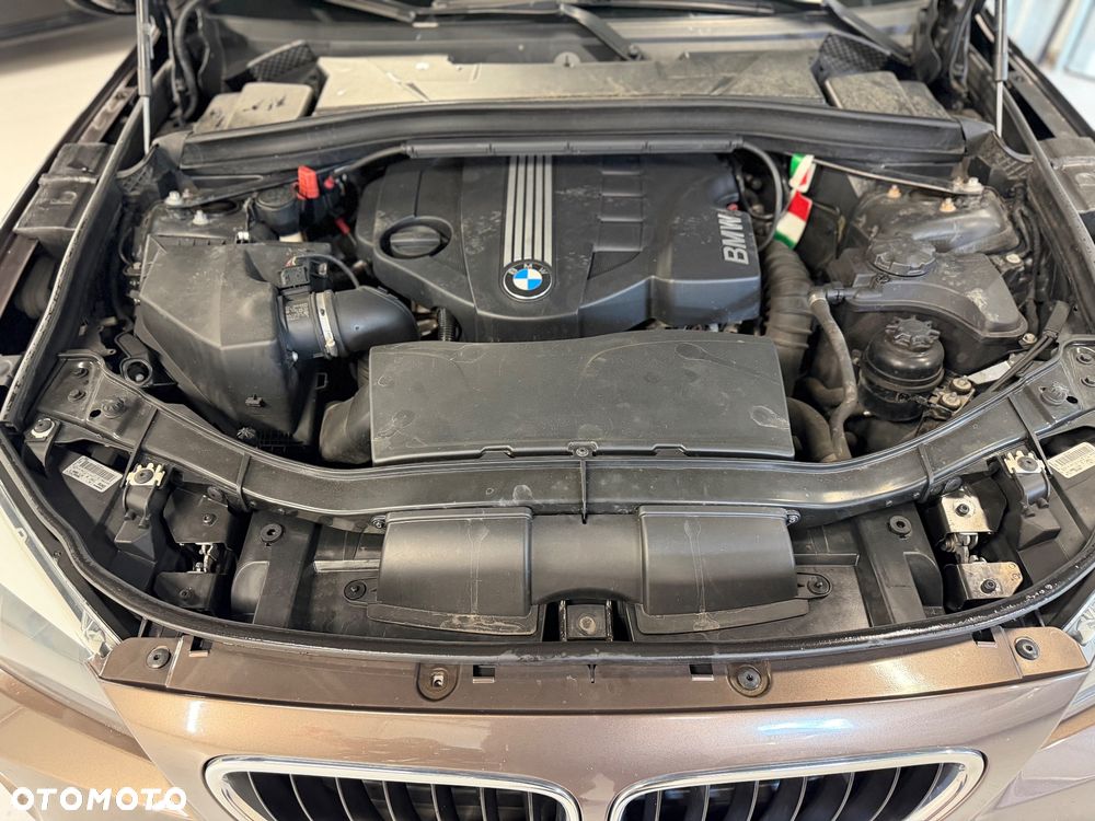 BMW X1 sDrive18d xLine - 11