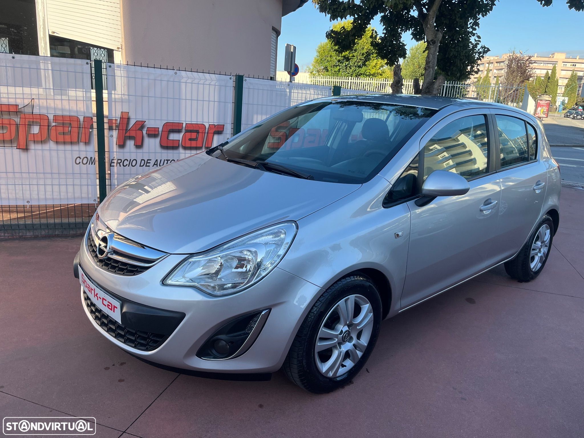 Opel Corsa 1.2 Enjoy - 1
